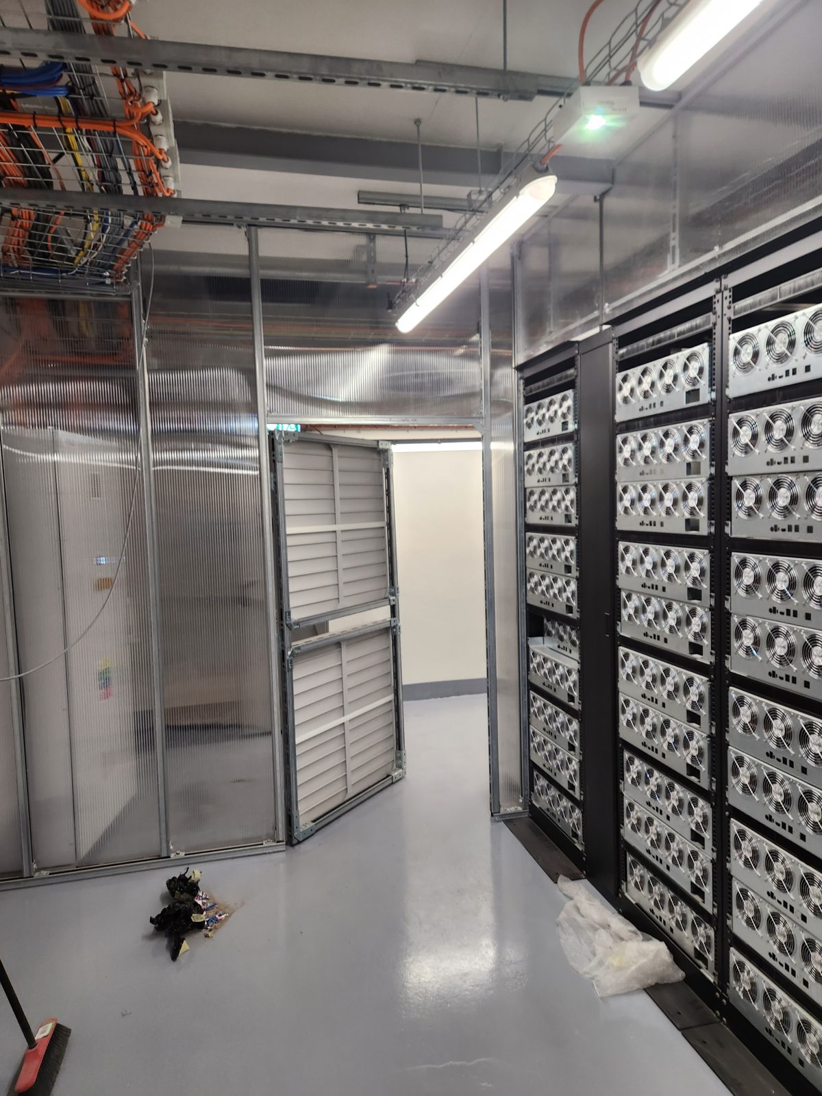 Přestavba brownfieldu v Praze na datové centrum — foto 15