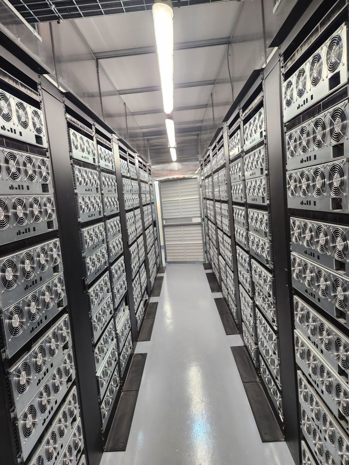 Přestavba brownfieldu v Praze na datové centrum — foto 16